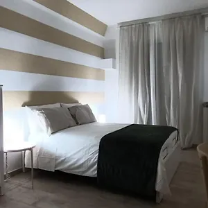 Bed & Breakfast Fifth Floor, Naples